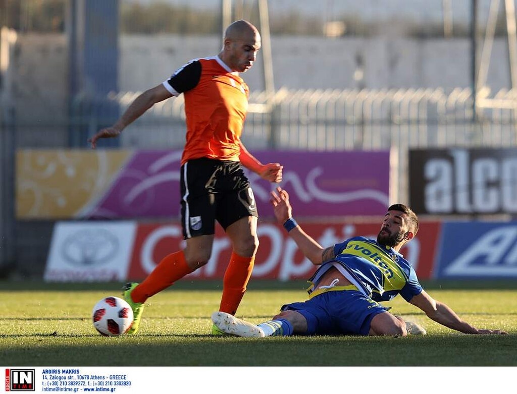 Πρόκειται για τον Χερόνιμο Μπαράλες που είχε αγωνιστεί στην ομάδα της Τρίπολης και το 2013-2014, όπου αναδείχθηκε πρώτος σκόρερ του πρωταθλήματος με 25 γκολ.