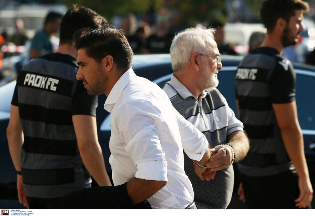ΠΑΟΚ-Άγιαξ: Η αποθέωση στον Ιβάν Σαββίδη και η αγκαλιά με Φερέιρα (photos)