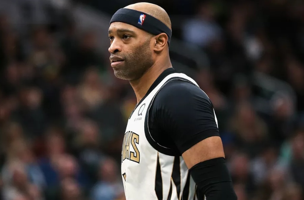 NBA: Επιστρέφει για μια τελευταία σεζόν ο Βινς Κάρτερ (photos+videos)