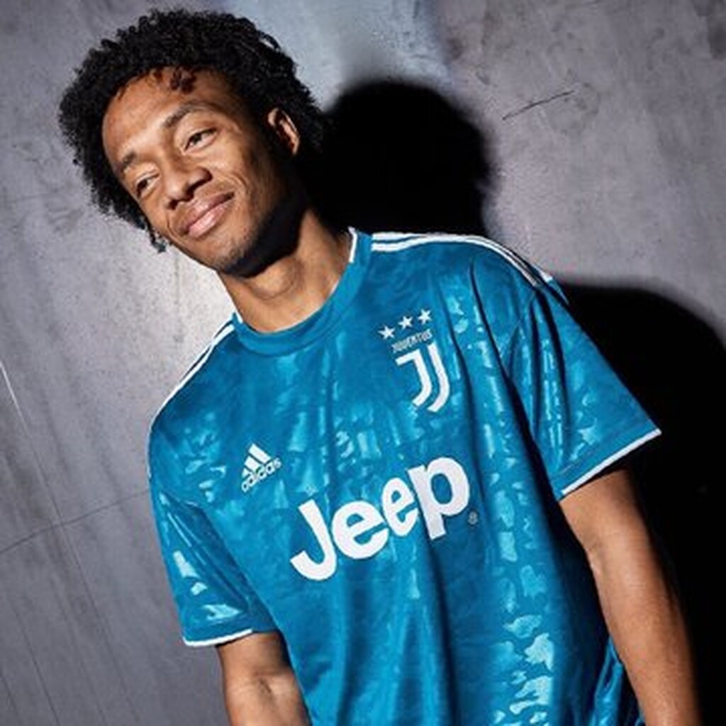 Γιουβέντους: Αυτή είναι η τρίτη εμφάνιση (photos)