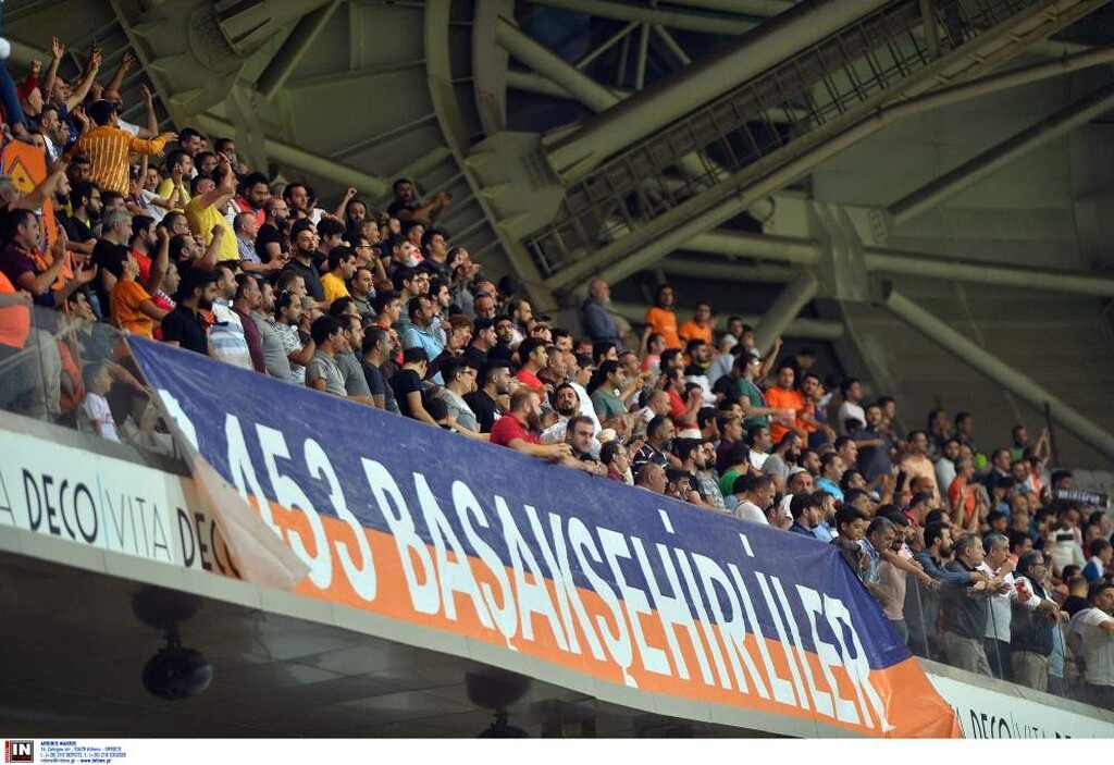 Μπασάκσεχιρ-Ολυμπιακός: Πανό-πρόκληση από τους Τούρκους! (photos)