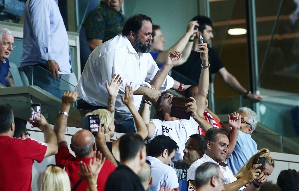 Μπασάκσεχιρ-Ολυμπιακός: Έτσι έζησε το ματς ο Μαρινάκης (photos)