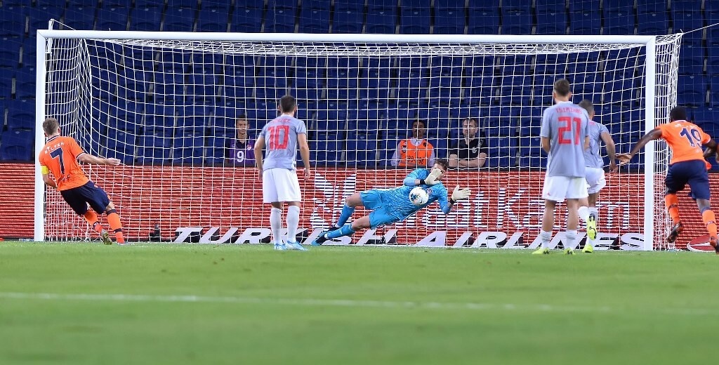 Μπασάκσεχιρ-Ολυμπιακός: Η σωτήρια απόκρουση πέναλτι του Σα (photos+video)