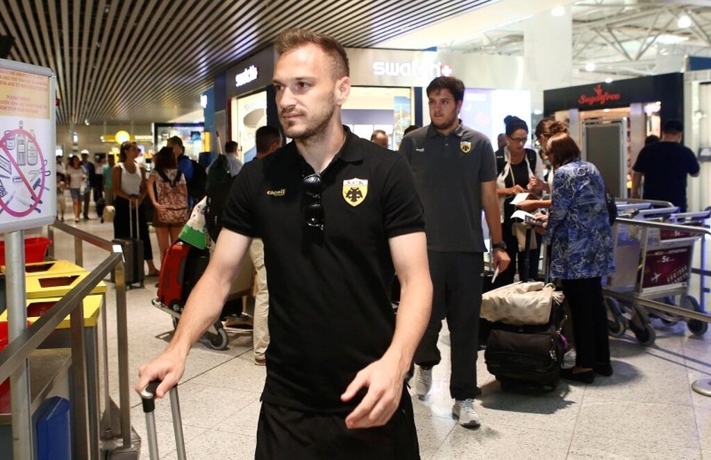ΑΕΚ: «Πέταξε» για Ρουμανία (photos)