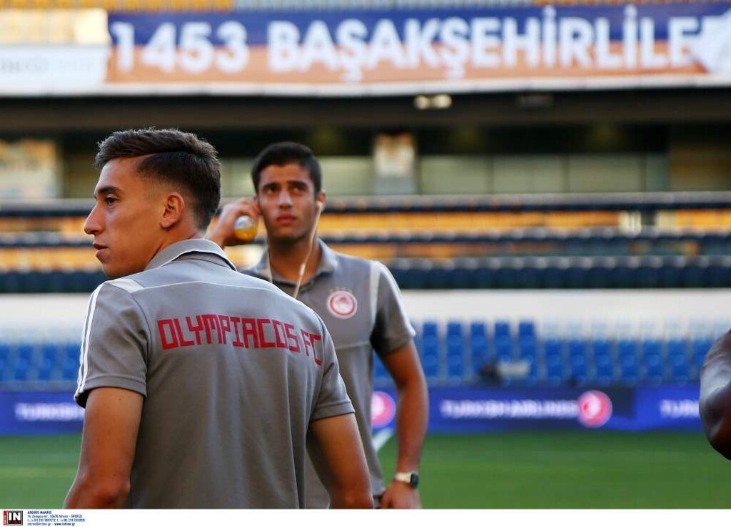 Μπασάκσεχιρ-Ολυμπιακός: Πανό-πρόκληση από τους Τούρκους! (photos)
