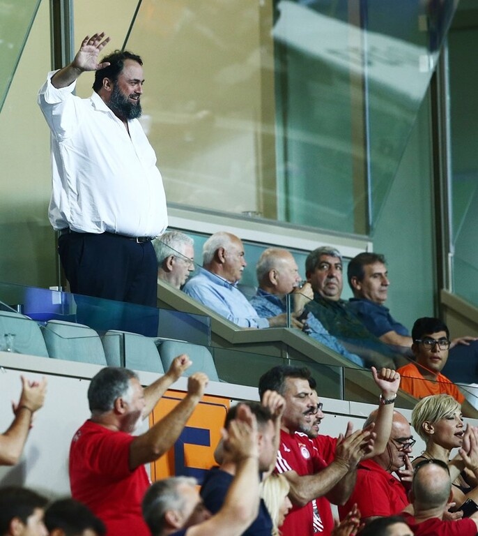 Μπασάκσεχιρ-Ολυμπιακός: Έτσι έζησε το ματς ο Μαρινάκης (photos)