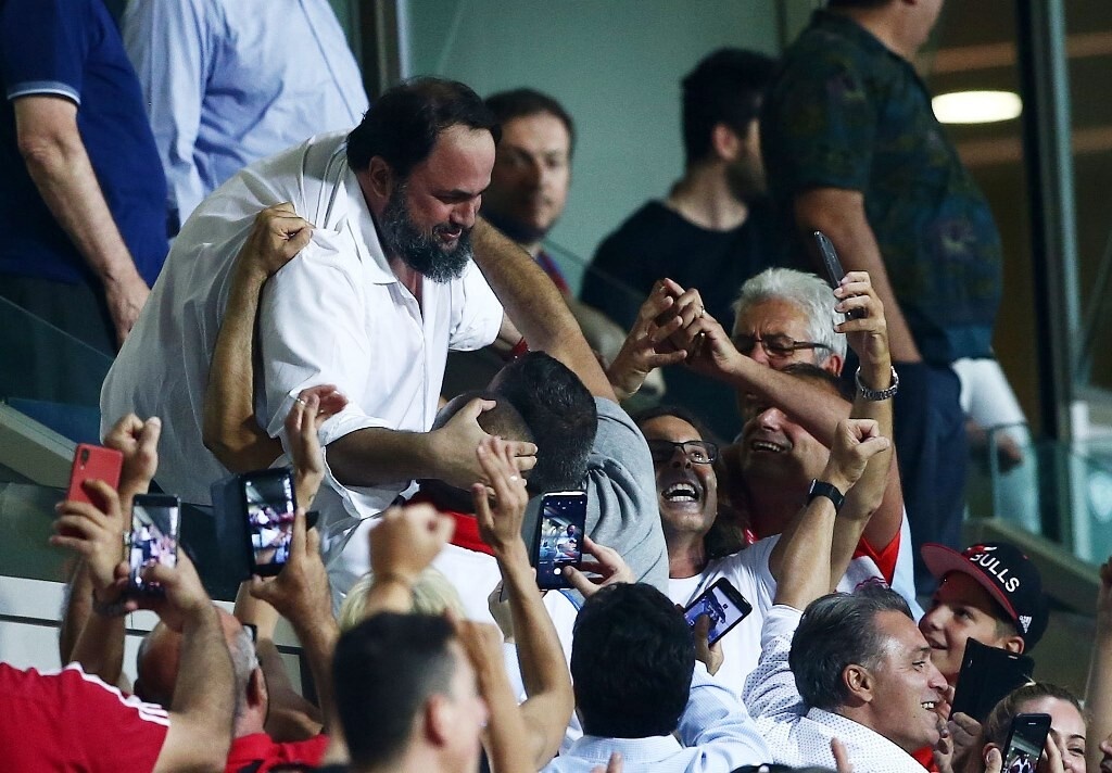 Μπασάκσεχιρ-Ολυμπιακός: Έτσι έζησε το ματς ο Μαρινάκης (photos)