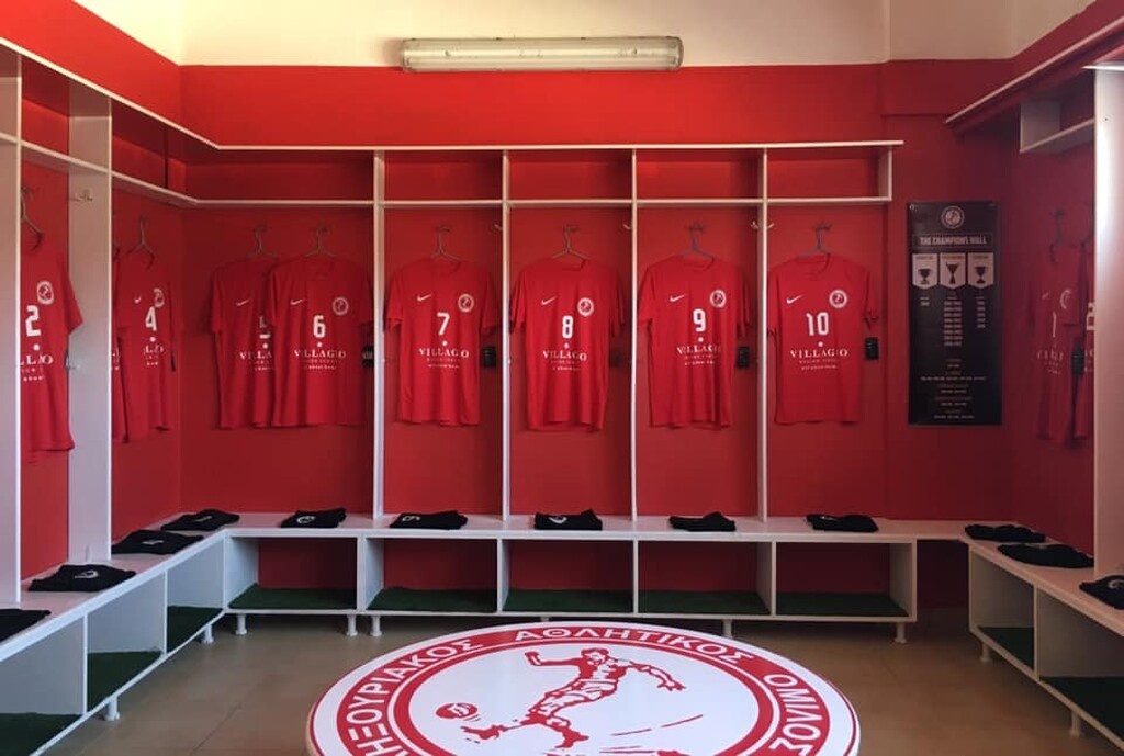 Αποδυτήρια… Champions League ομάδας τοπικού (photos)