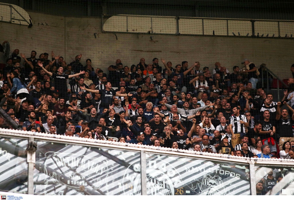 Άγιαξ-ΠΑΟΚ: «Ασπρόμαυρο» πάρτι στην Ολλανδία και στο «Γιόχαν Κρόιφ Αρένα» (photos)