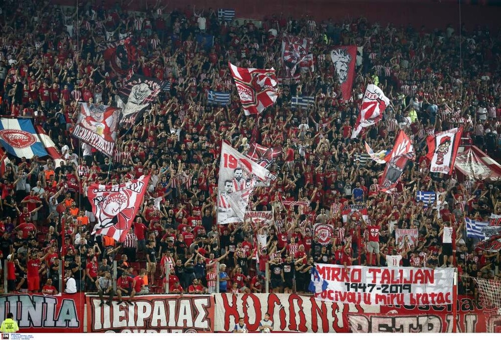 Ολυμπιακός-Μπασάκσεχιρ: Καυτό και κατάμεστο το «Γ. Καραϊσκάκης» (photos)