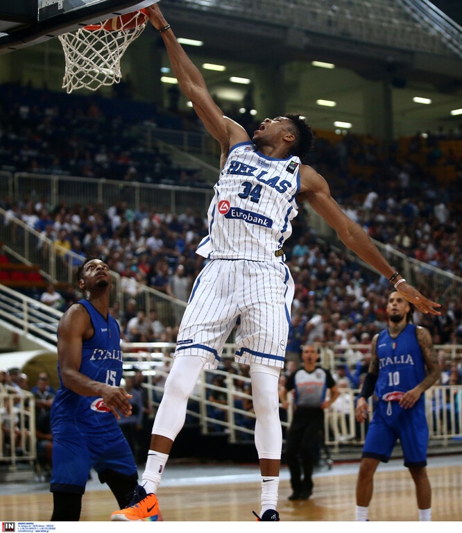 Το «αγριεμένο» ξεκίνημα του Αντετοκούμπο στο «Ακρόπολις» και ο «μαγικός» Καλάθης (videos)