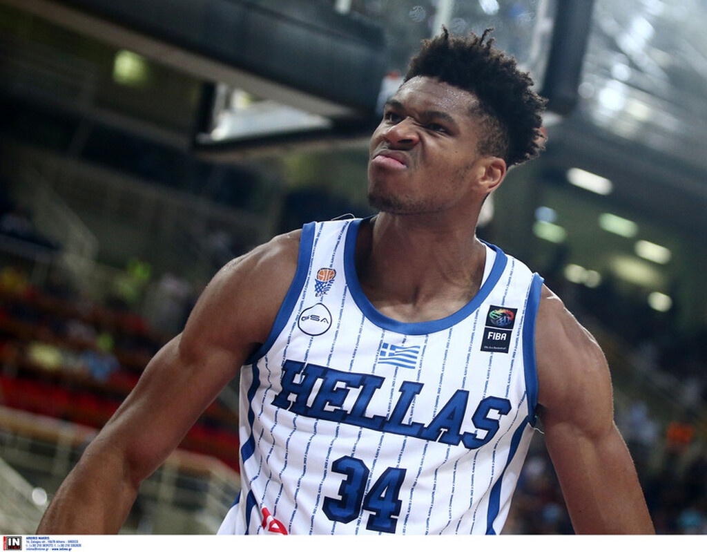 Το «αγριεμένο» ξεκίνημα του Αντετοκούμπο στο «Ακρόπολις» και ο «μαγικός» Καλάθης (videos)