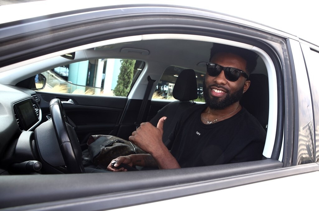 Στην Αθήνα ο Λάνγκφορντ: «Μονόδρομος το ναι στην ΑΕΚ» (photos)