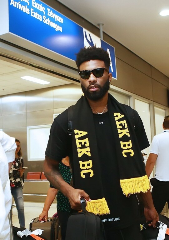 Στην Αθήνα ο Λάνγκφορντ: «Μονόδρομος το ναι στην ΑΕΚ» (photos)