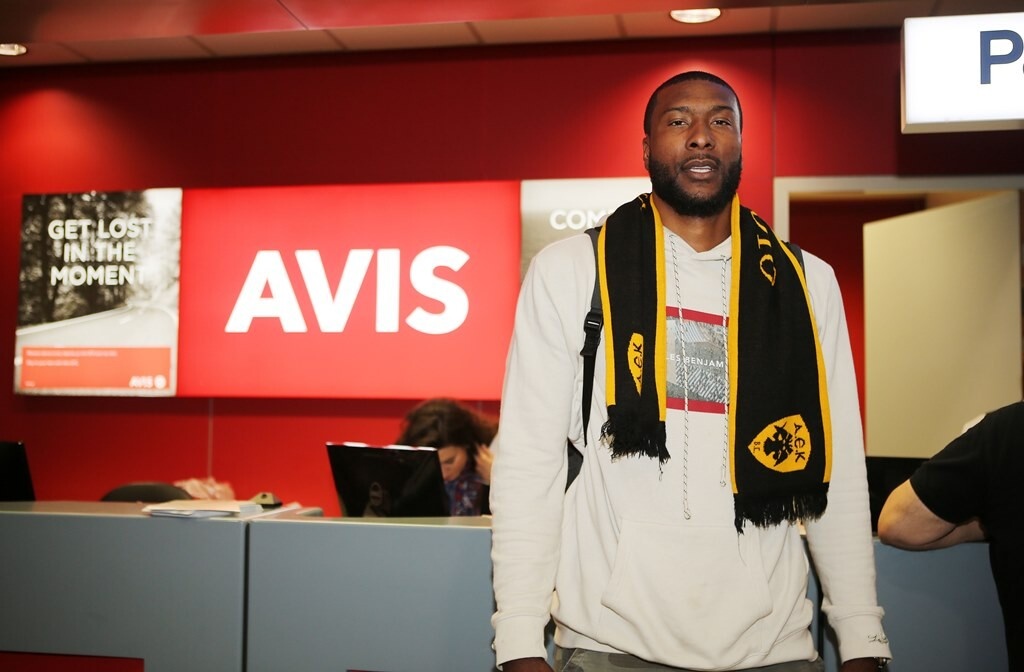 ΑΕΚ: Έφτασε στην Αθήνα ο Σλότερ (photos)