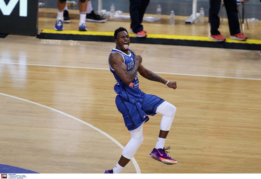 Το τρίποντο της παράτασης και ο «τρελός» πανηγυρισμός (video)