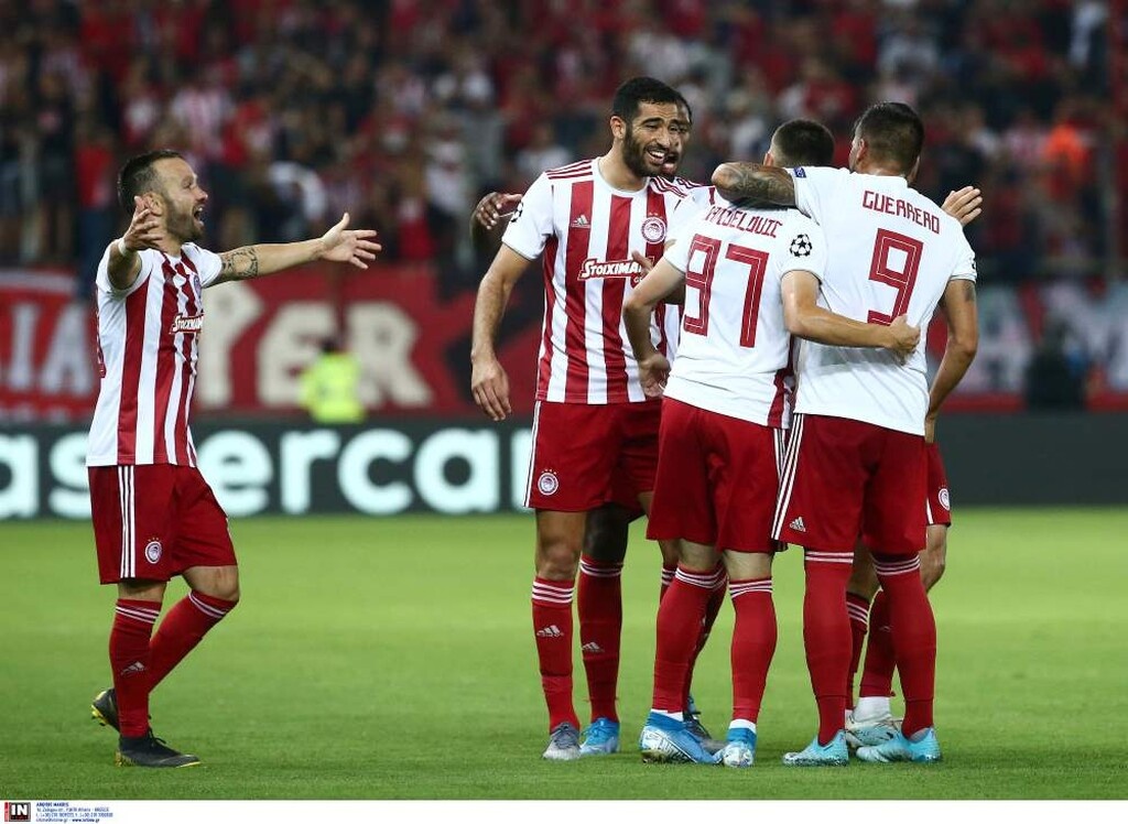 Το «ερυθρόλευκο» ξέσπασμα μετά την «τεσσάρα» (photos)
