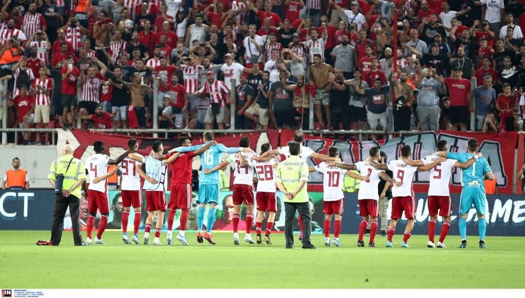 Το «ερυθρόλευκο» ξέσπασμα μετά την «τεσσάρα» (photos)