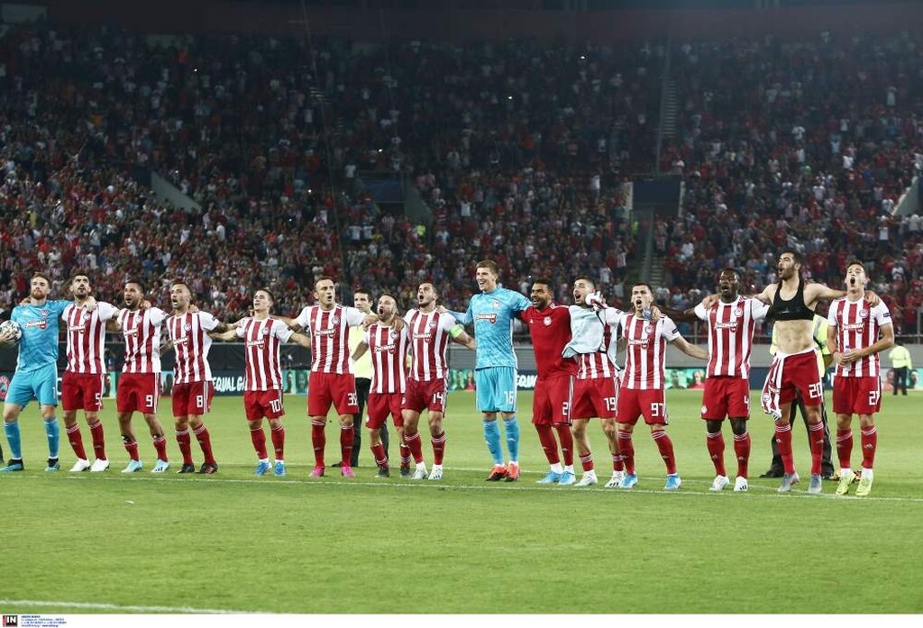 Το «ερυθρόλευκο» ξέσπασμα μετά την «τεσσάρα» (photos)