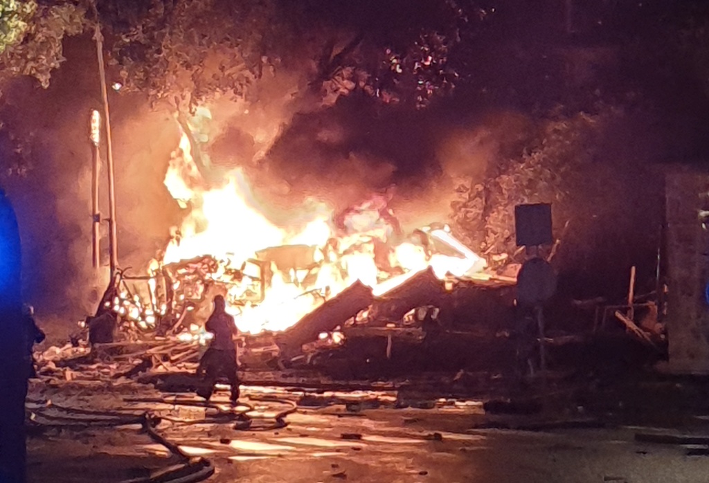 Εικόνες από την έκρηξη...