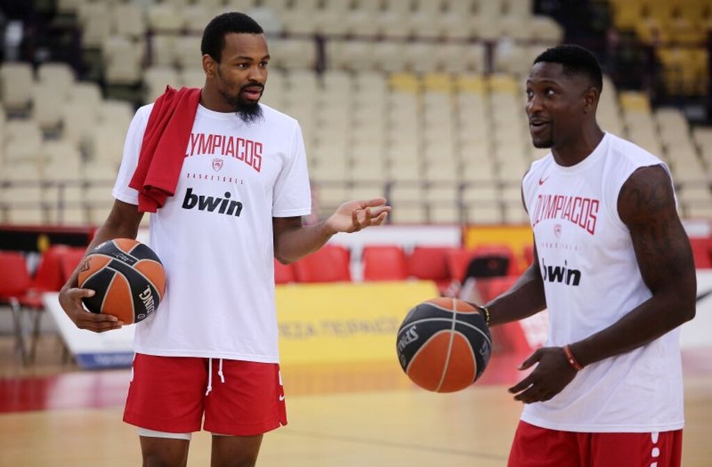 Ολυμπιακός: Όσα δεν είδατε στην επίσημη «πρώτη» (video+photos)