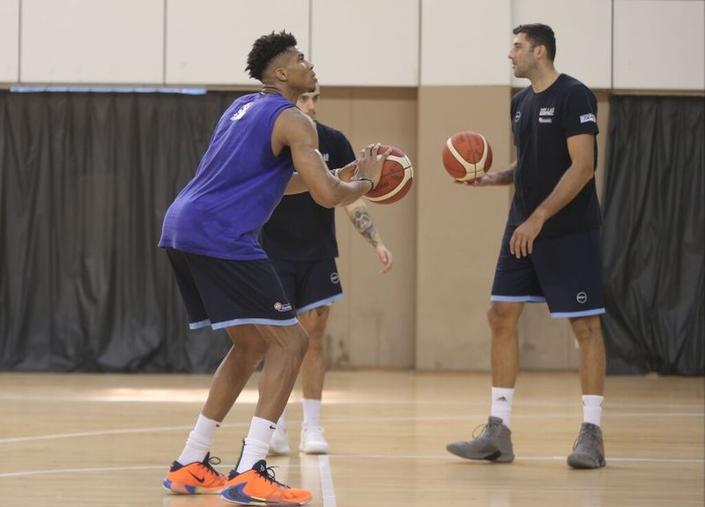 Πρώτη προπόνηση για την Εθνική Ελλάδας στην Κίνα (photos)