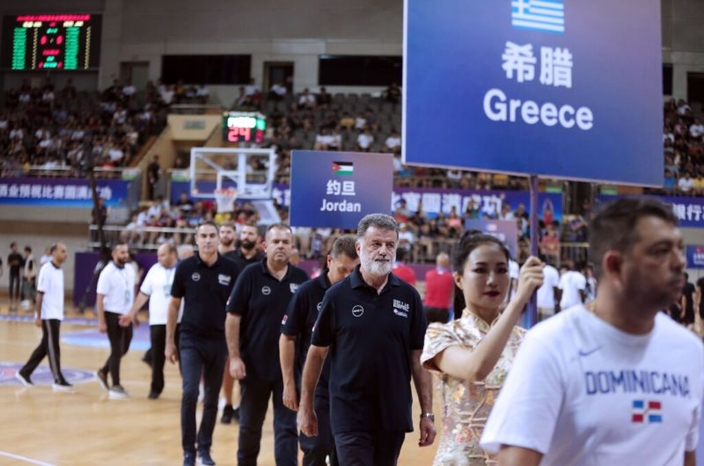 Γιάννης Αντετοκούνμπο: «Τρέλα» στην Κίνα για τον MVP (photos)