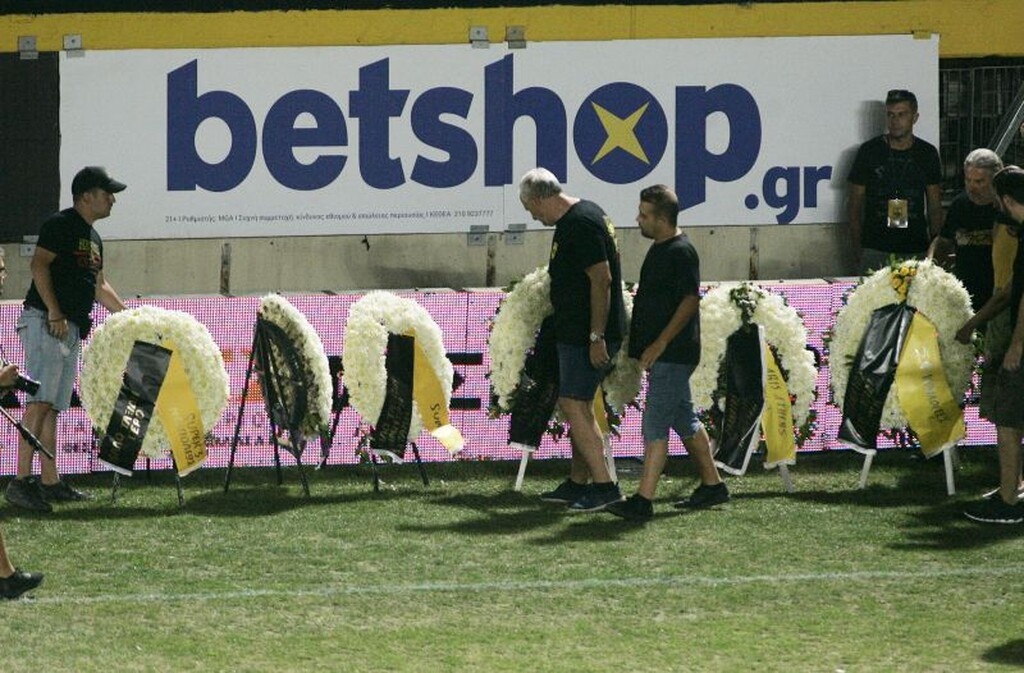 Άρης – ΟΦΗ: Συγκλονιστικές στιγμές στο «Βικελίδης» για τον Κουκ (photos)