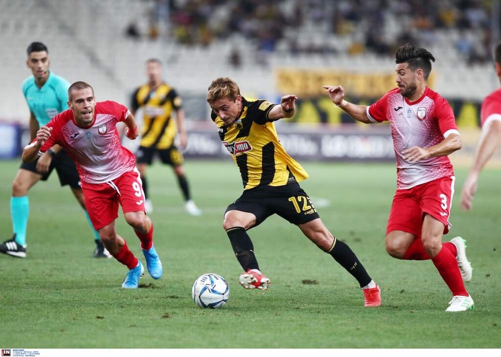 «Μπαρούτι» το ΟΑΚΑ: Αποβλήθηκε ο Ζεράλδες, συνθήματα για Λιβάγια και γιούχα στο ημίχρονο!