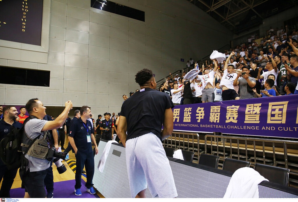 Γιάννης Αντετοκούνμπο: «Τρελάθηκαν» ξανά μαζί του στην Κίνα (photos)