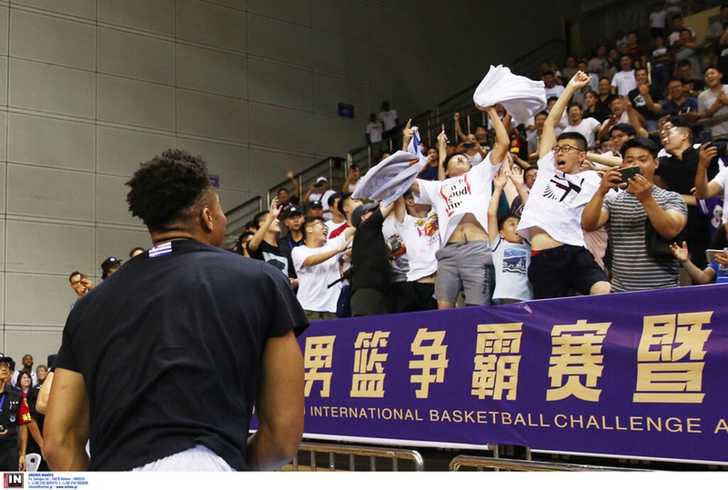 Γιάννης Αντετοκούνμπο: «Τρελάθηκαν» ξανά μαζί του στην Κίνα (photos)