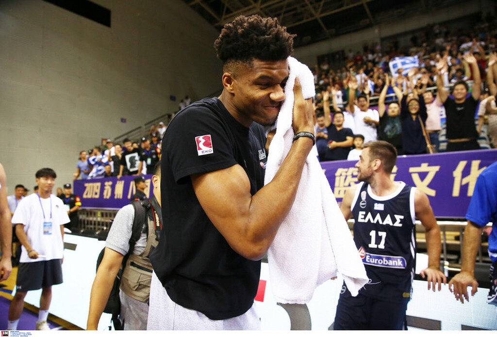 Γιάννης Αντετοκούνμπο: «Τρελάθηκαν» ξανά μαζί του στην Κίνα (photos)