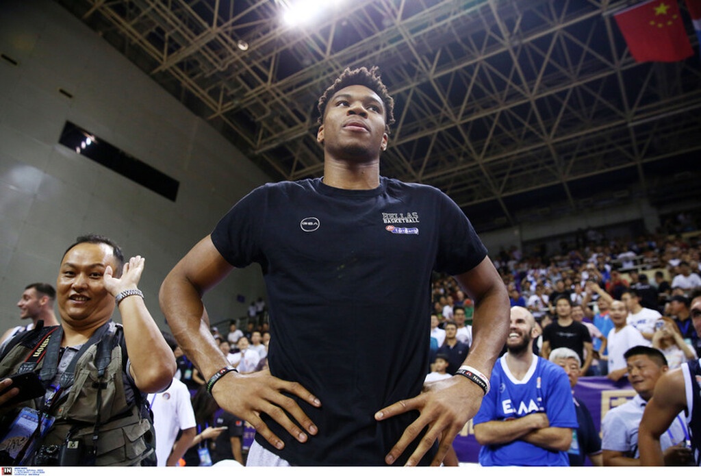 Γιάννης Αντετοκούνμπο: «Τρελάθηκαν» ξανά μαζί του στην Κίνα (photos)