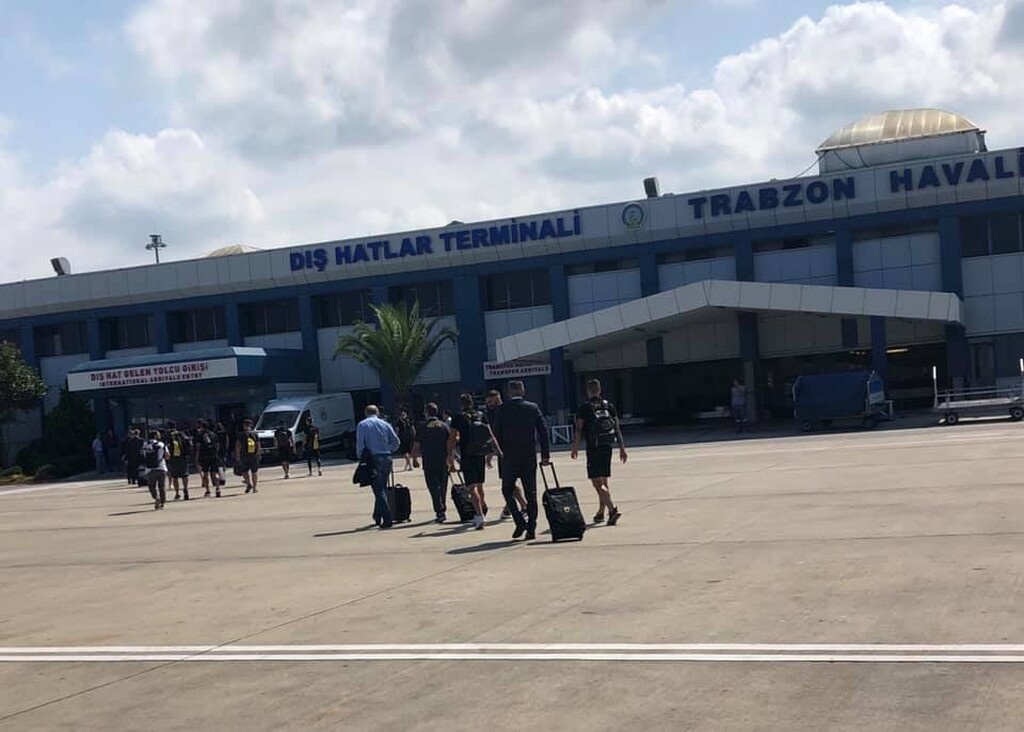 ΑΕΚ: Έφτασε Τραπεζούντα η αποστολή (photos+video)