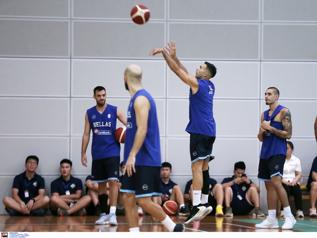 Eθνική Ανδρών: Προπονήθηκε με την ομάδα ο Σλούκας (photos)