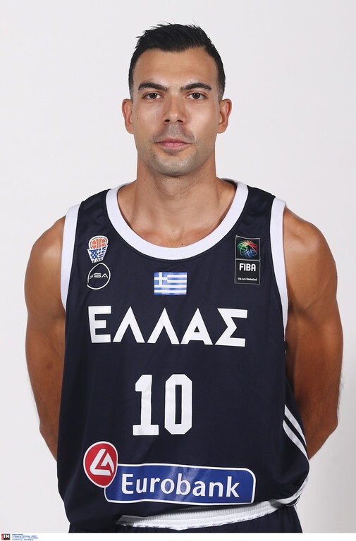 Νο 10

ΚΩΣΤΑΣ ΣΛΟΥΚΑΣ

Ημ. Γέν.: 15.01.1990

Ύψος: 1.