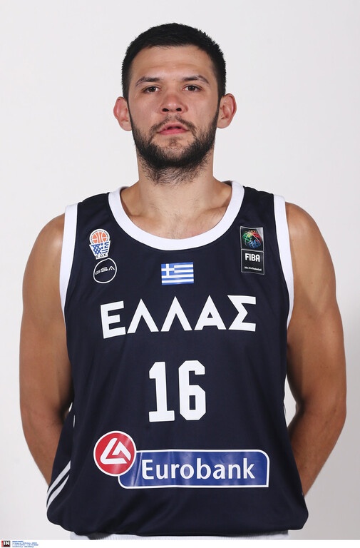 No 16

ΚΩΣΤΑΣ ΠΑΠΑΝΙΚΟΛΑΟΥ

Ημ. Γέν.: 31.07.1990

Ύψος: 2.