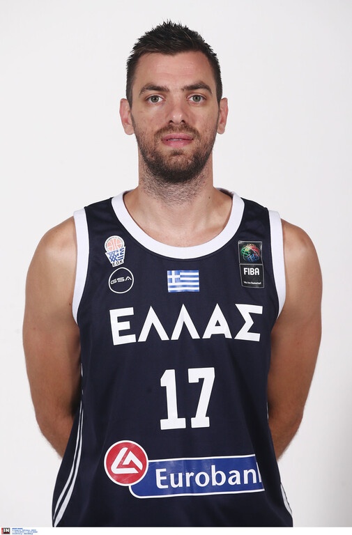 No 17

ΒΑΓΓΕΛΗΣ ΜΑΝΤΖΑΡΗΣ

Ημ. Γέν.: 16.04.1990

Ύψος: 1.95

Θέση: Γκαρντ 

Ομάδα: Ούνιξ Καζάν (2019-)

Προηγούμενες Ομάδες: Περιστέρι (2007-11), Ολυμπιακός (2011-2019)

 

Συμμετοχές: 71

Πόντοι: 160 (2,25μ.ο.