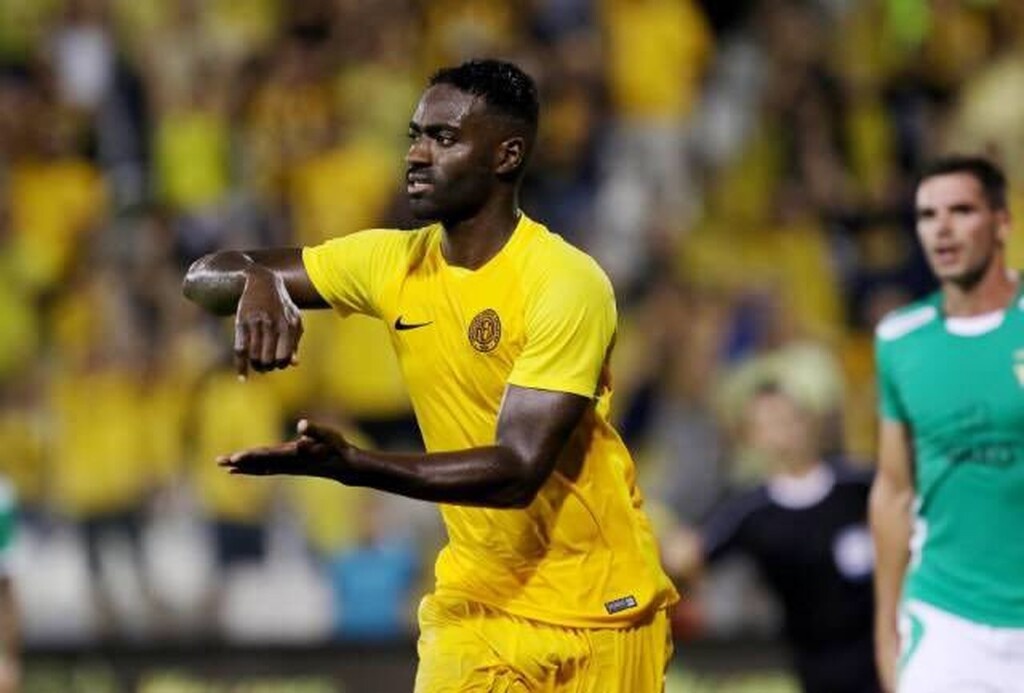 ΟΦΗ: Κλείνει διεθνή στόπερ (photos)