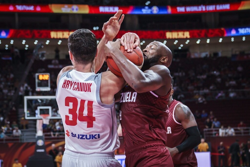 Πολωνία-Βενεζουέλα 80-69: Βήμα πρόκρισης για τους Πολωνούς