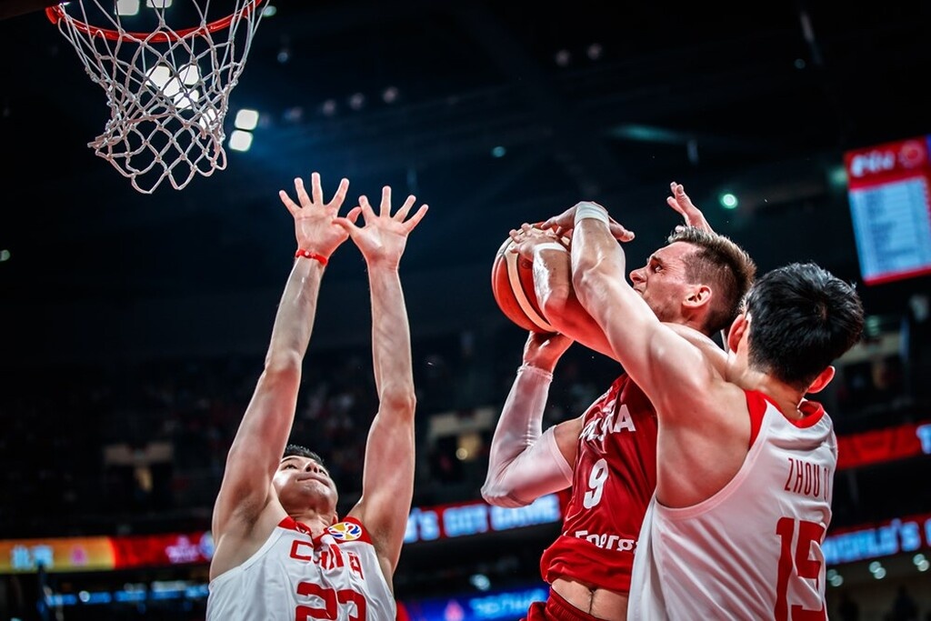 Κίνα – Πολωνία 76-79: Πήρε το… θρίλερ και την πρόκριση (video+photos)