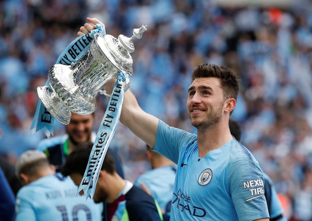 Μάντσεστερ Σίτι: Ζημιά με Λαπόρτ! (photos+video)