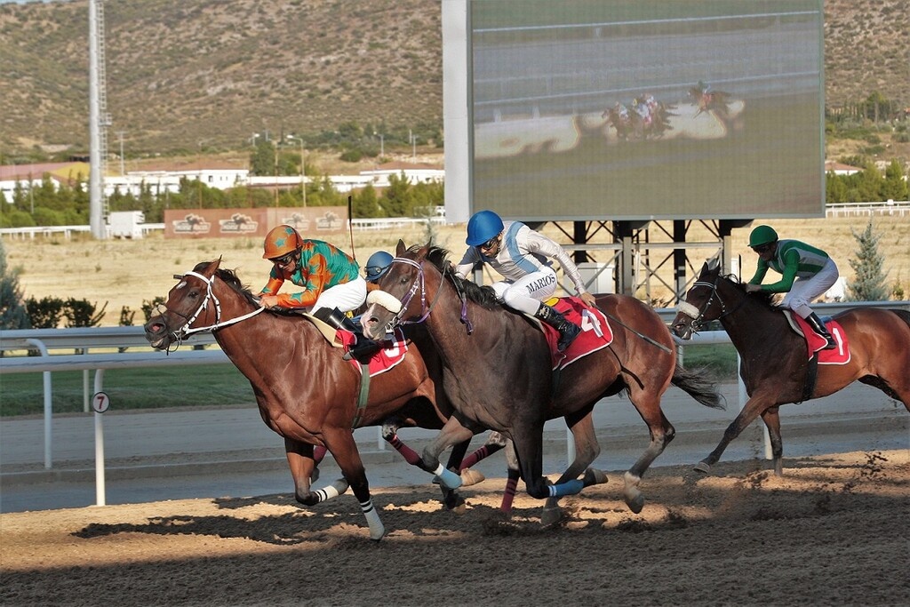 Πλούσιο θέαμα θα απολαύσουν όσοι βρεθούν την Κυριακή στο Markopoulo Park