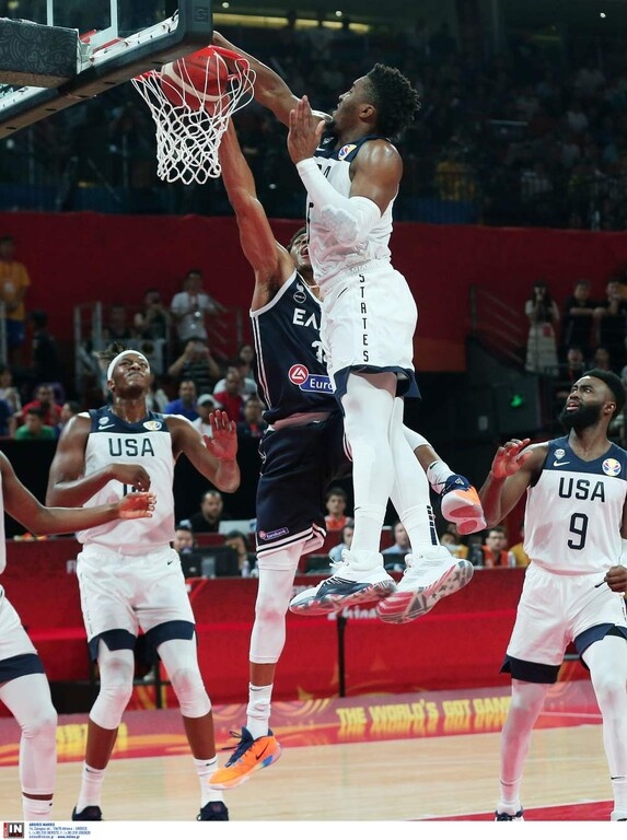 Παγκόσμιο Κύπελλο Μπάσκετ 2019: Η καρφωματάρα του Γιάννη Αντετοκούνμπο με τις ΗΠΑ! (video)