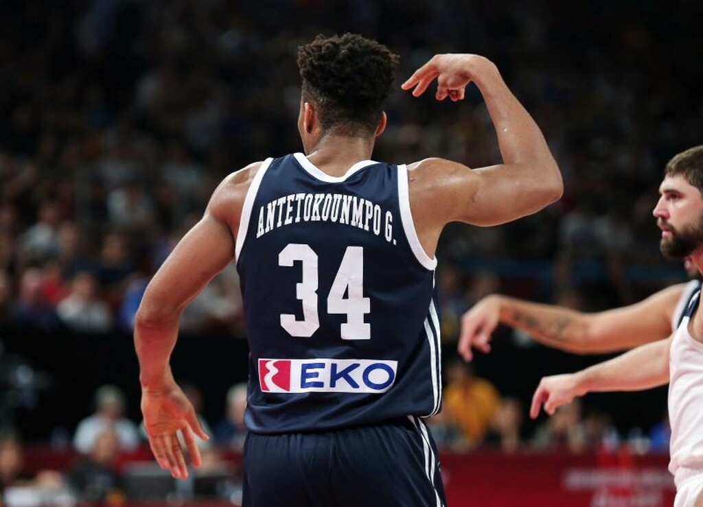 Ένας Γιάννης δεν φέρνει την άνοιξη: Το double-double του Αντετοκούνμπο κόντρα στις ΗΠΑ (video+photo)