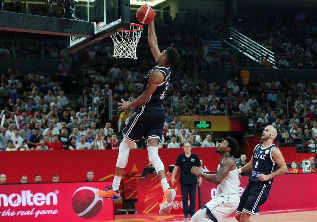 Ένας Γιάννης δεν φέρνει την άνοιξη: Το double-double του Αντετοκούνμπο κόντρα στις ΗΠΑ (video+photo)