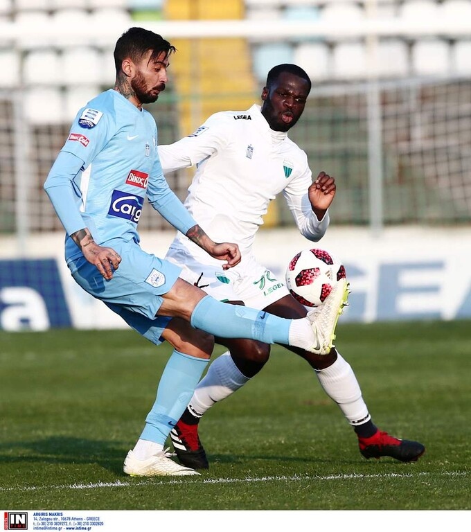 Πρόκειται για τον Κλάους Αθανασιάδη που έμεινε ελεύθερος από τον ΠΑΣ Γιάννινα.