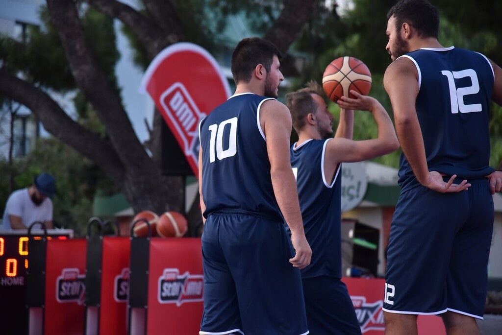 Κινέζικη γιορτή του μπάσκετ στην πλατεία Ν. Σμύρνης