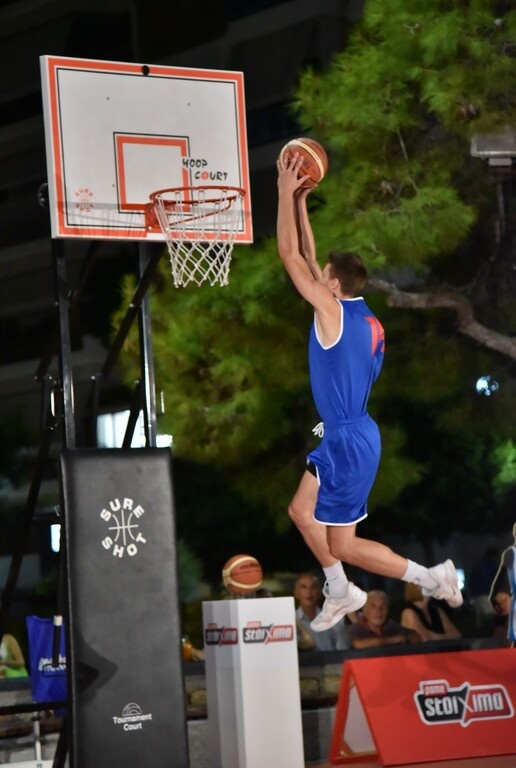 Κινέζικη γιορτή του μπάσκετ στην πλατεία Ν. Σμύρνης