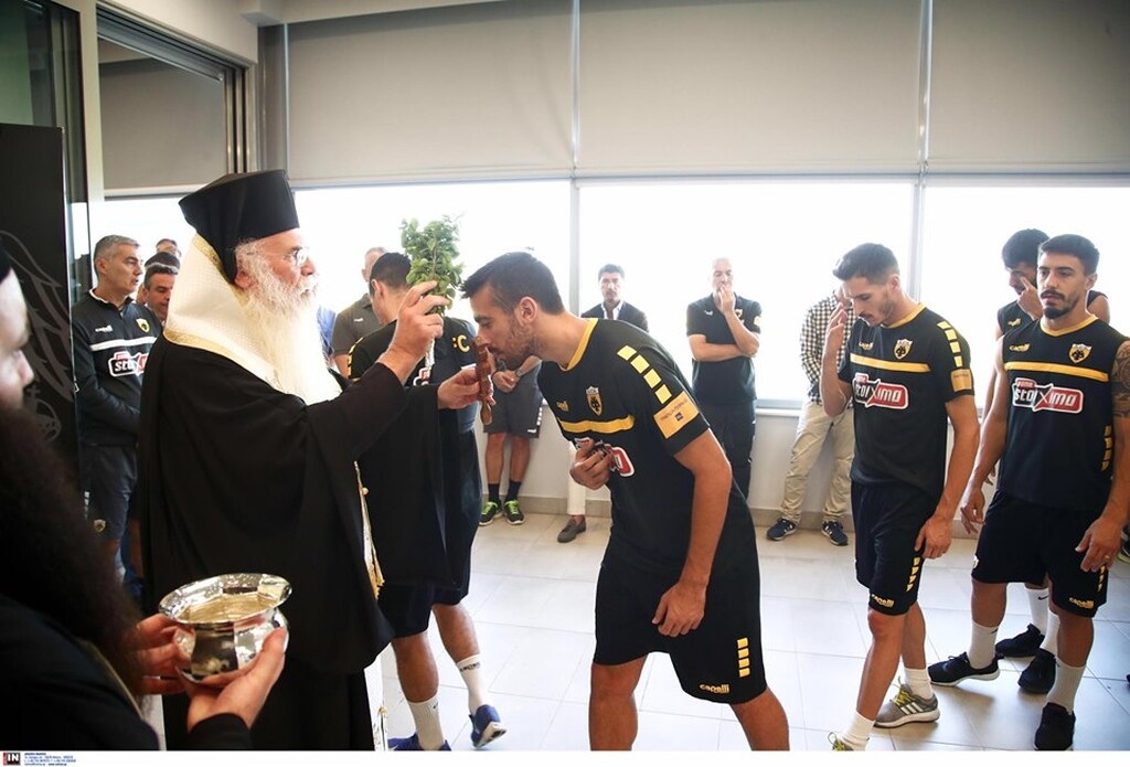 ΑΕΚ: Αγιασμός στα Σπάτα (photos)